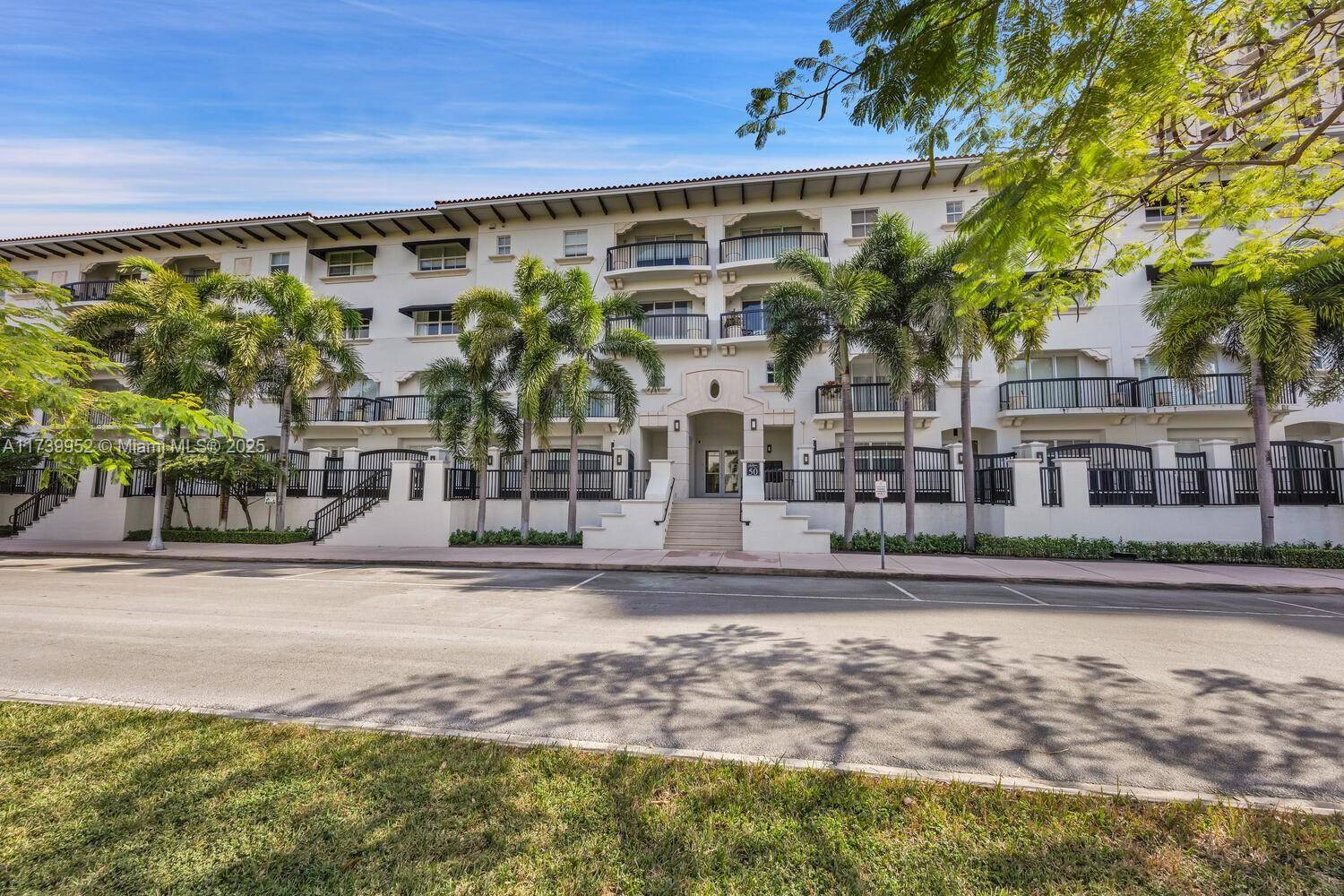 Coral Gables, FL 33134,50 Alhambra Cir #403