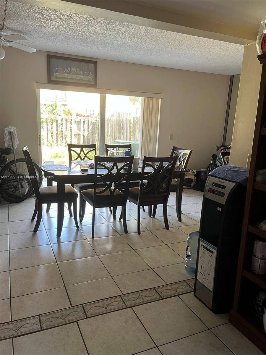 Davie, FL 33314,6631 SW 41st Ct #11