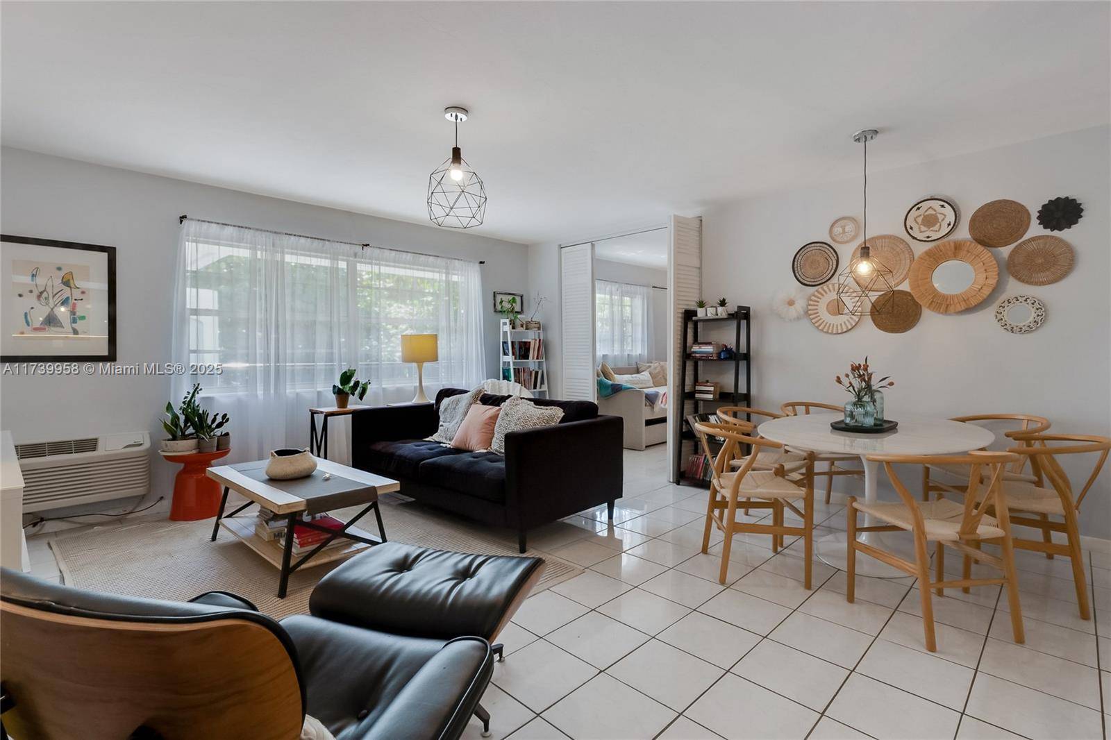 Key Biscayne, FL 33149,195 Sunrise Dr #8