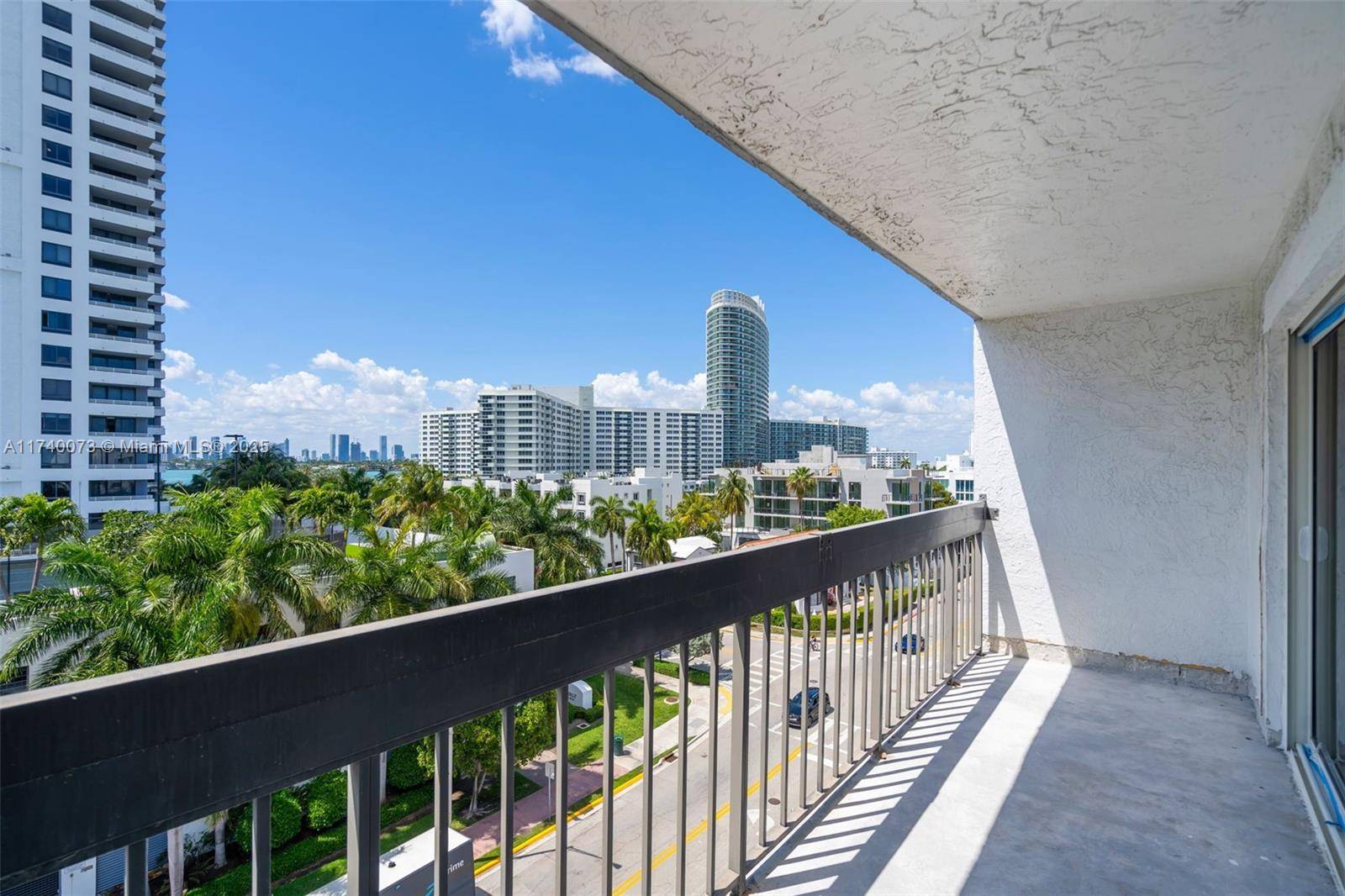 Miami Beach, FL 33139,1345 West Ave #704