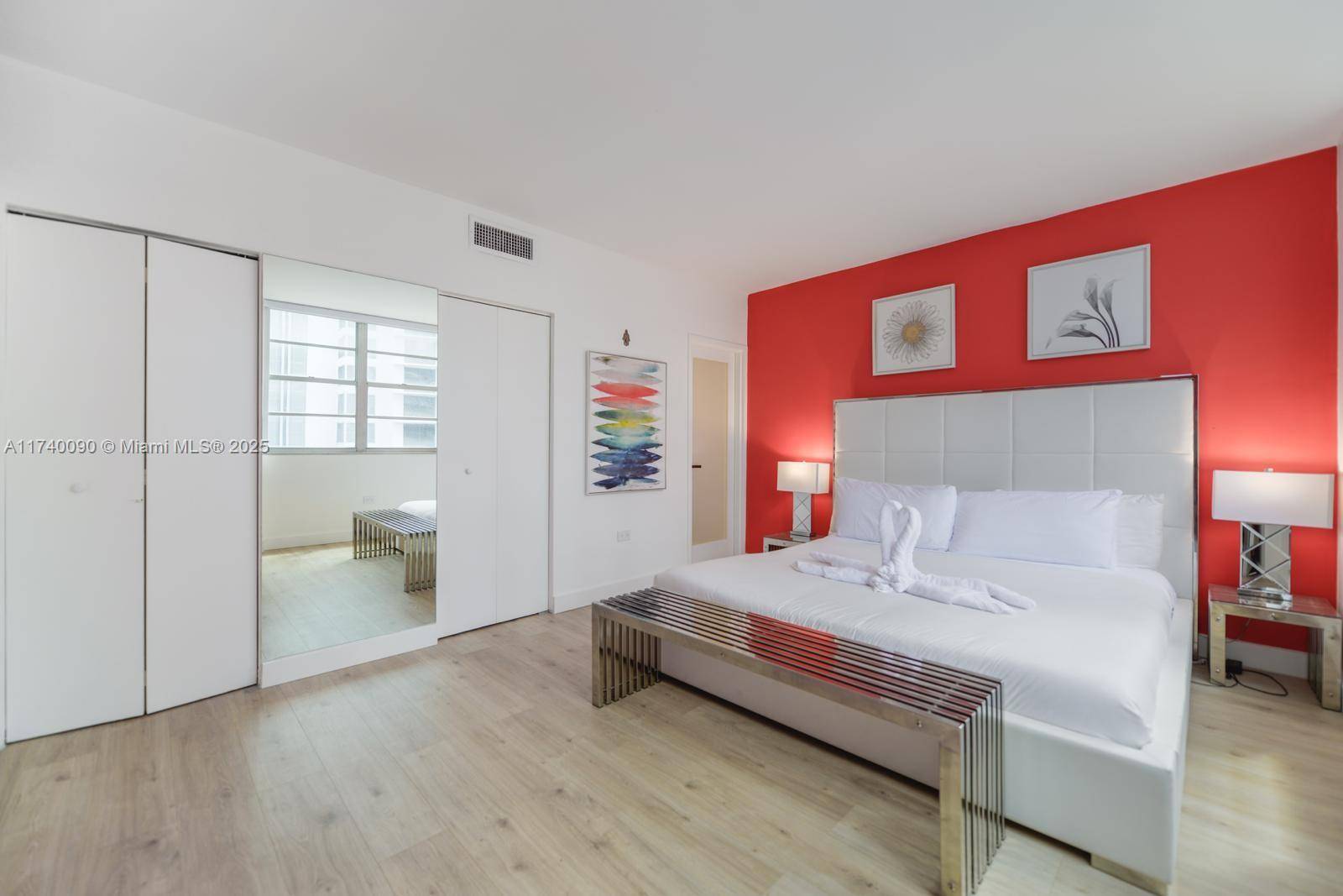 Miami, FL 33131,825 Brickell Bay Dr #548