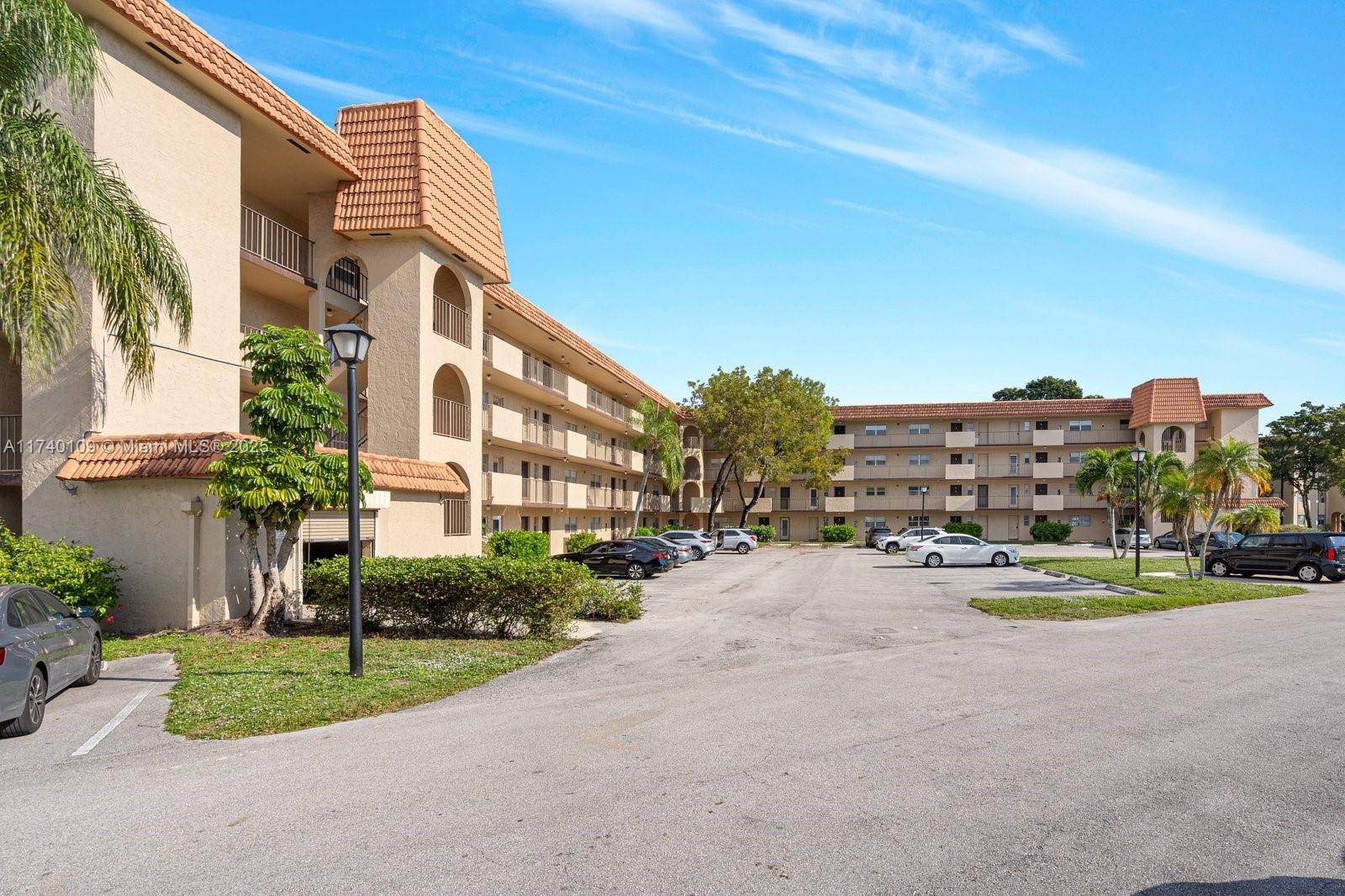 Lauderhill, FL 33319,6061 N Falls Circle Dr #101