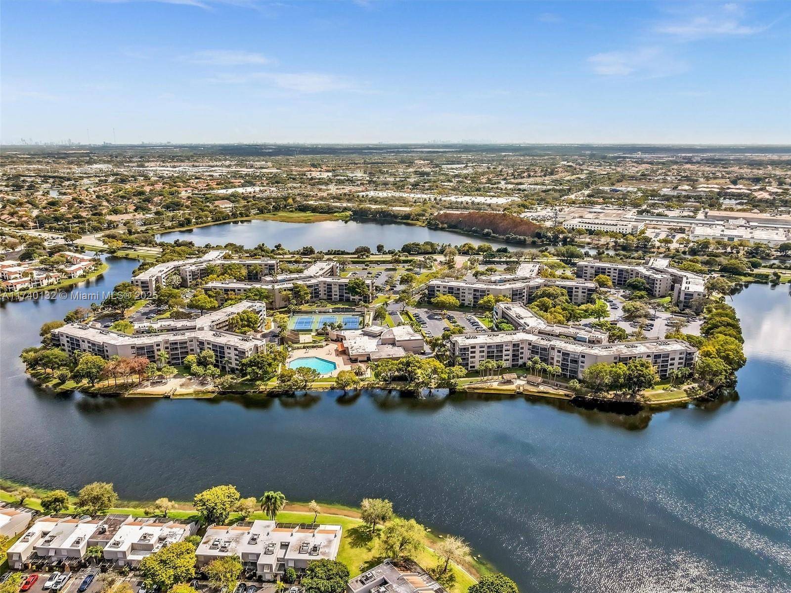 Pembroke Pines, FL 33026,901 Colony Point Cir #310