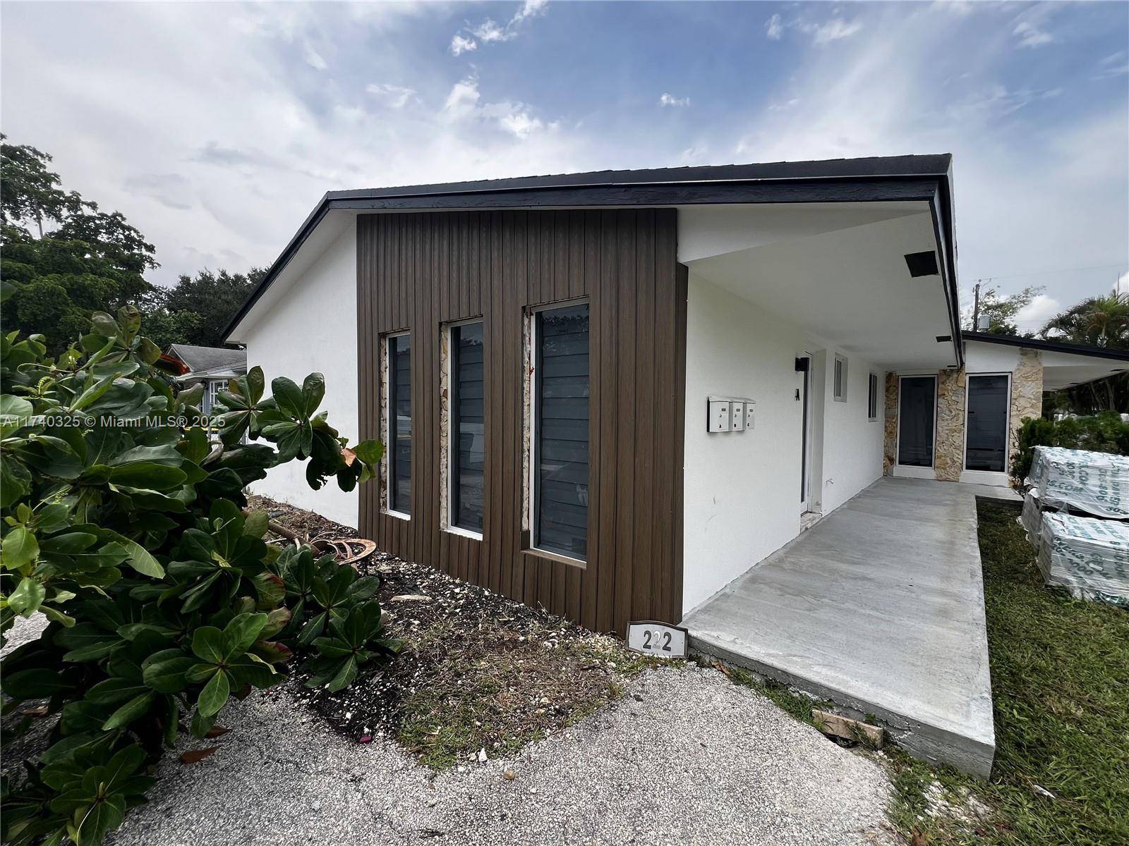 Dania Beach, FL 33004,222 SW 8th St