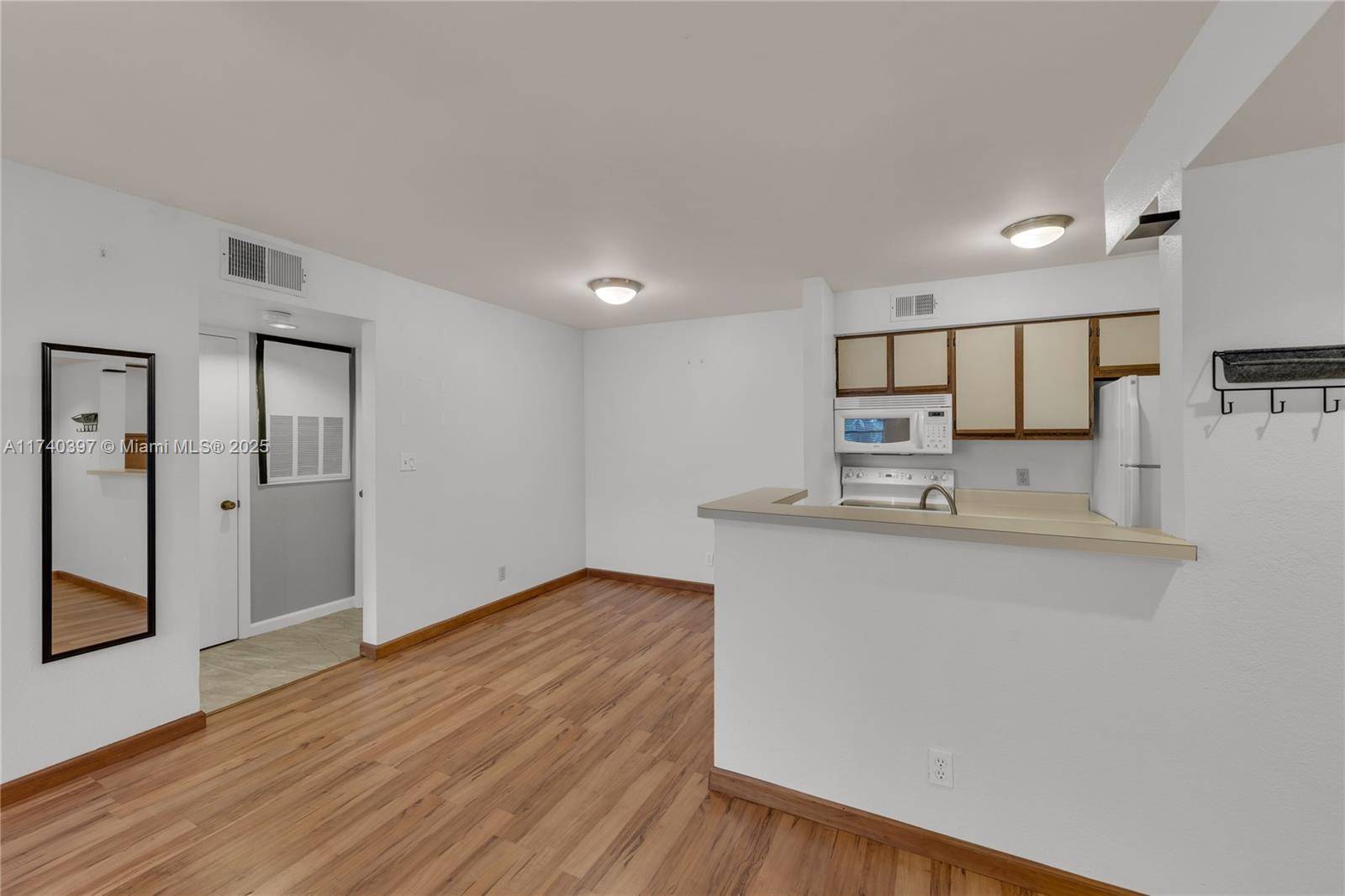 Davie, FL 33328,2736 S University Dr #1103