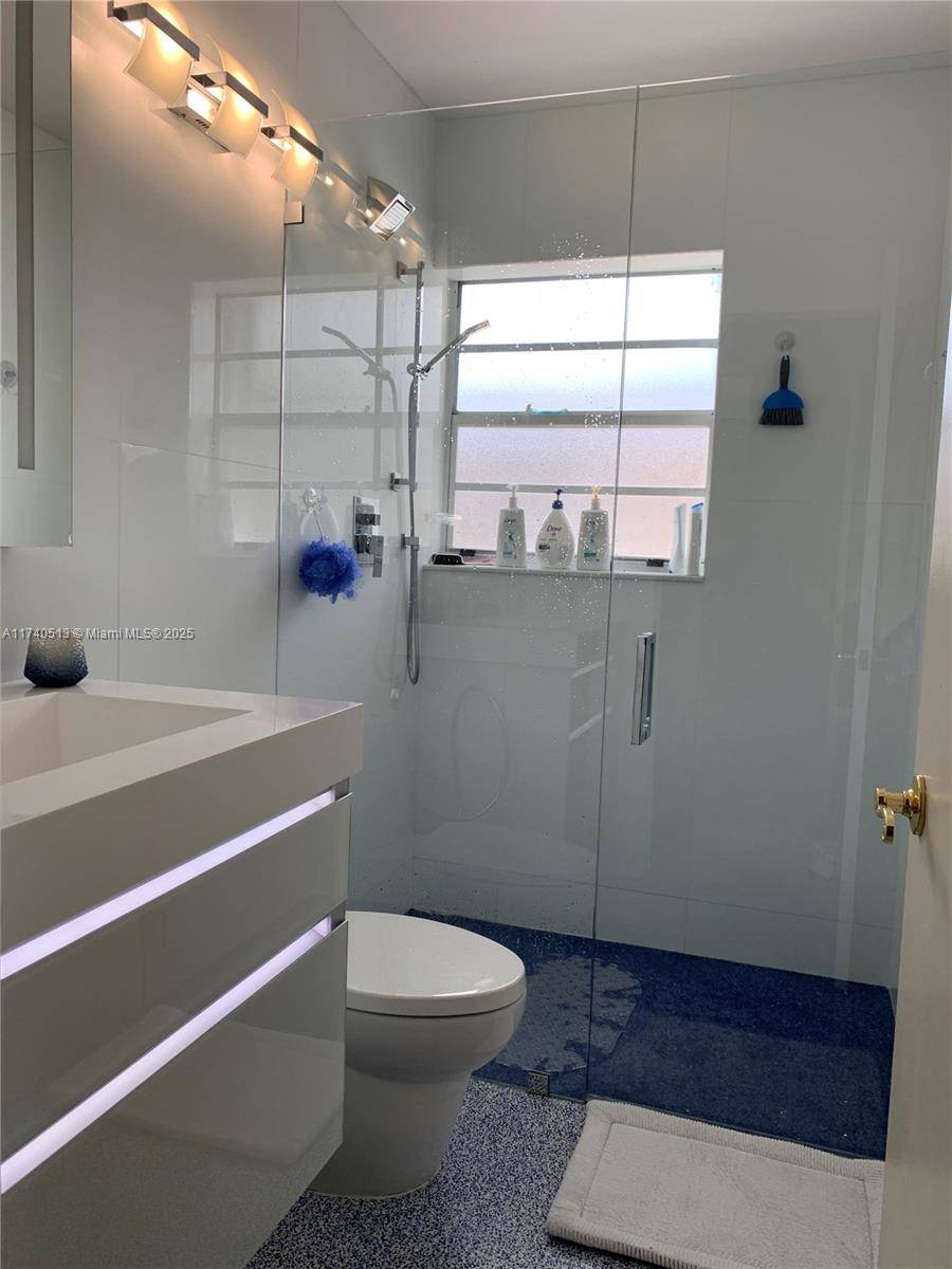 North Miami, FL 33181,12945 Cherry Rd