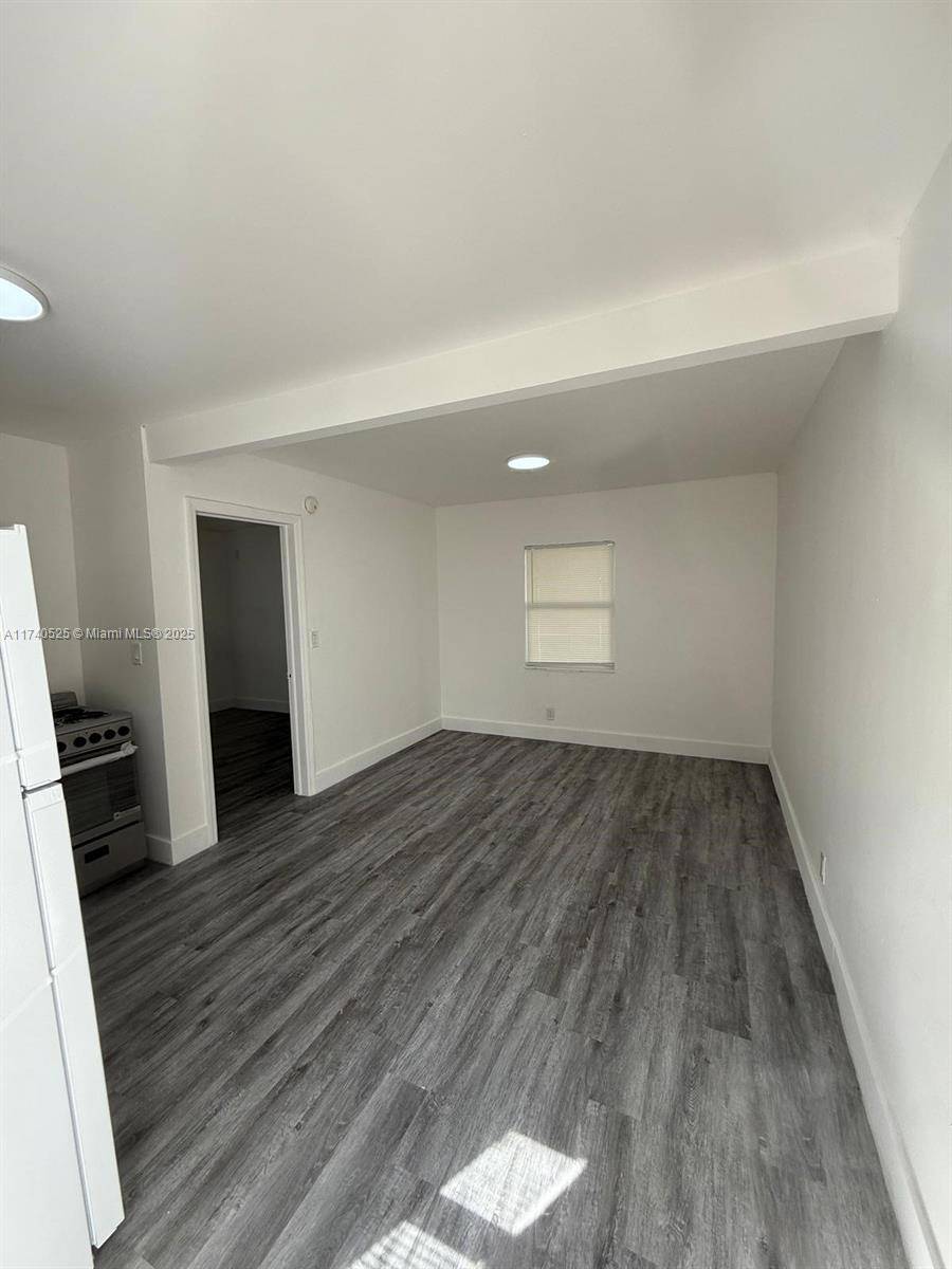 Dania Beach, FL 33004,855 NW 3rd Ter #6