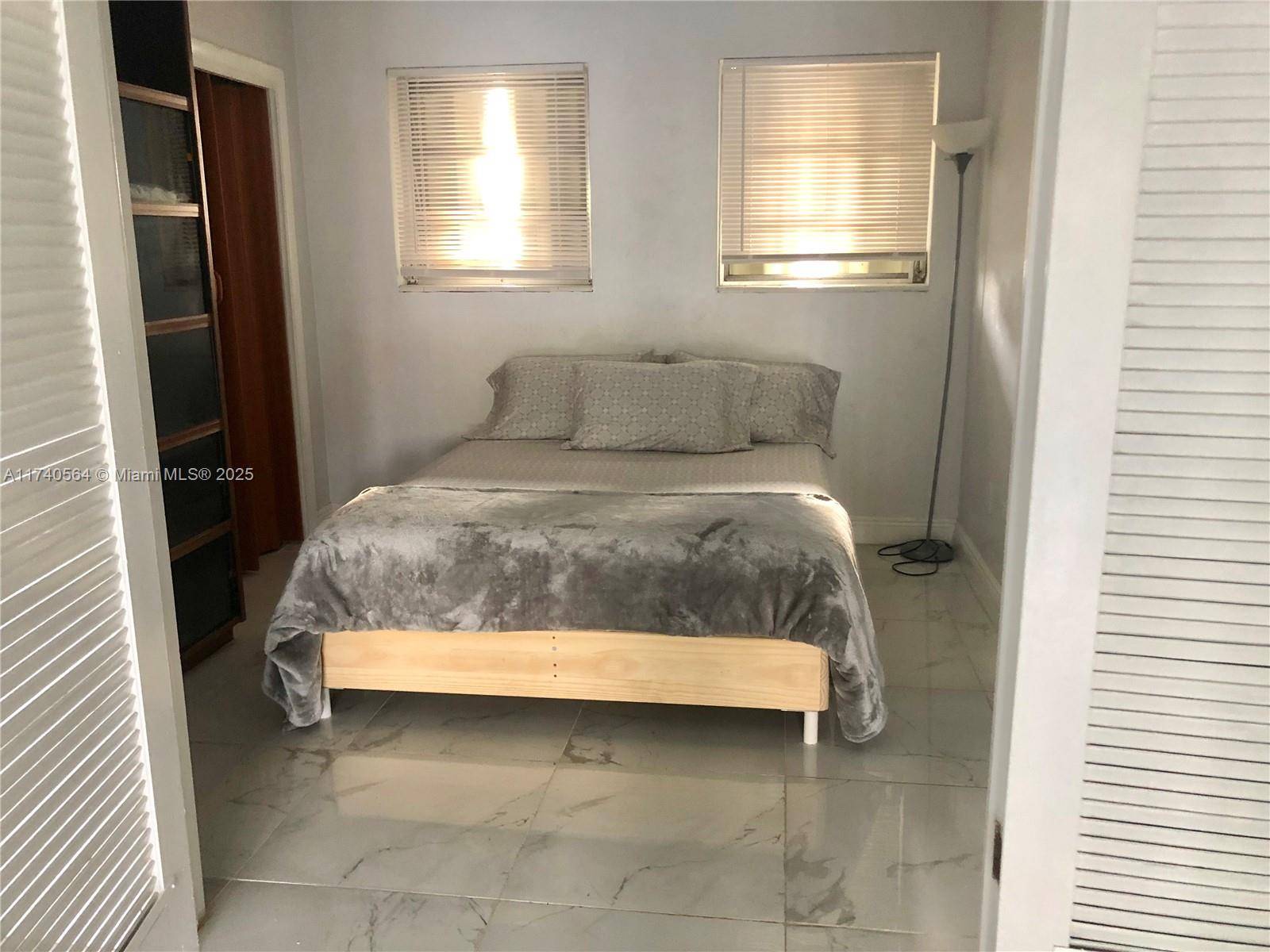 Pembroke Pines, FL 33024,141 Mcarthur Pkwy #B