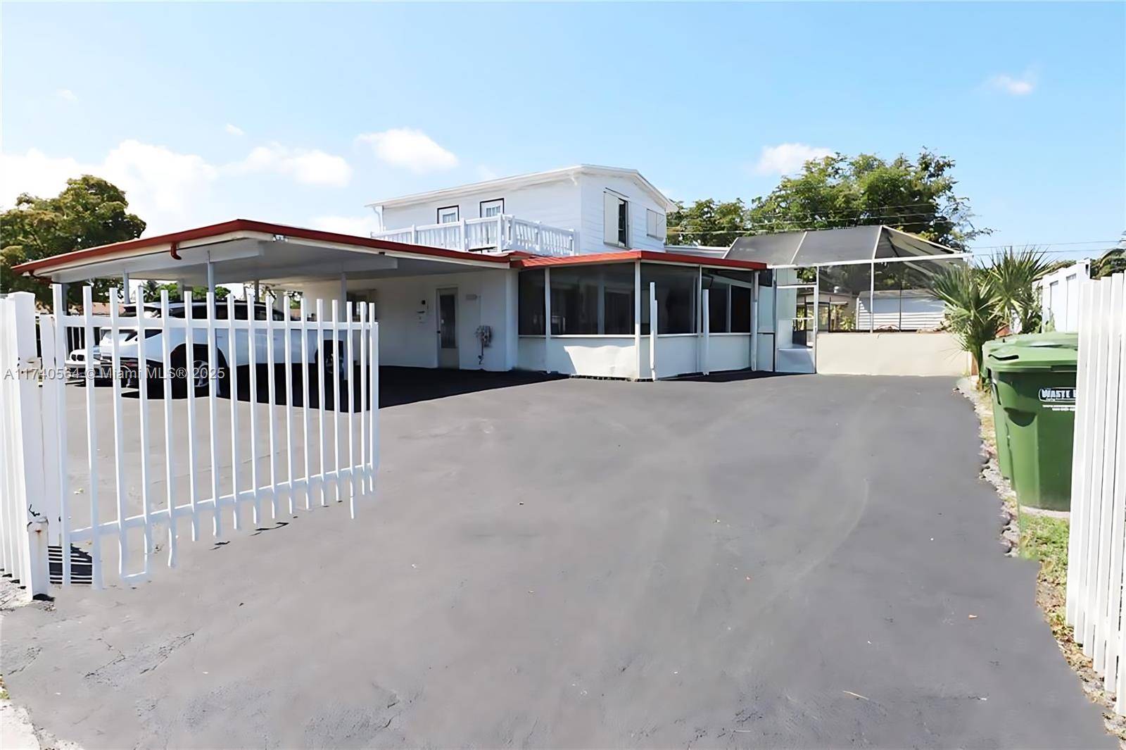 Pembroke Pines, FL 33024,141 Mcarthur Pkwy #B