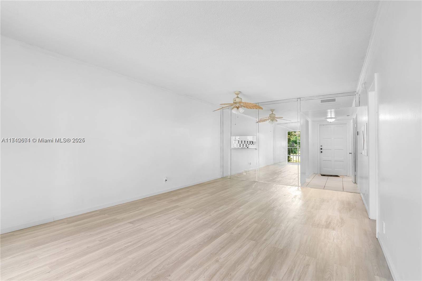 Hollywood, FL 33021,1001 Hillcrest Ct #209