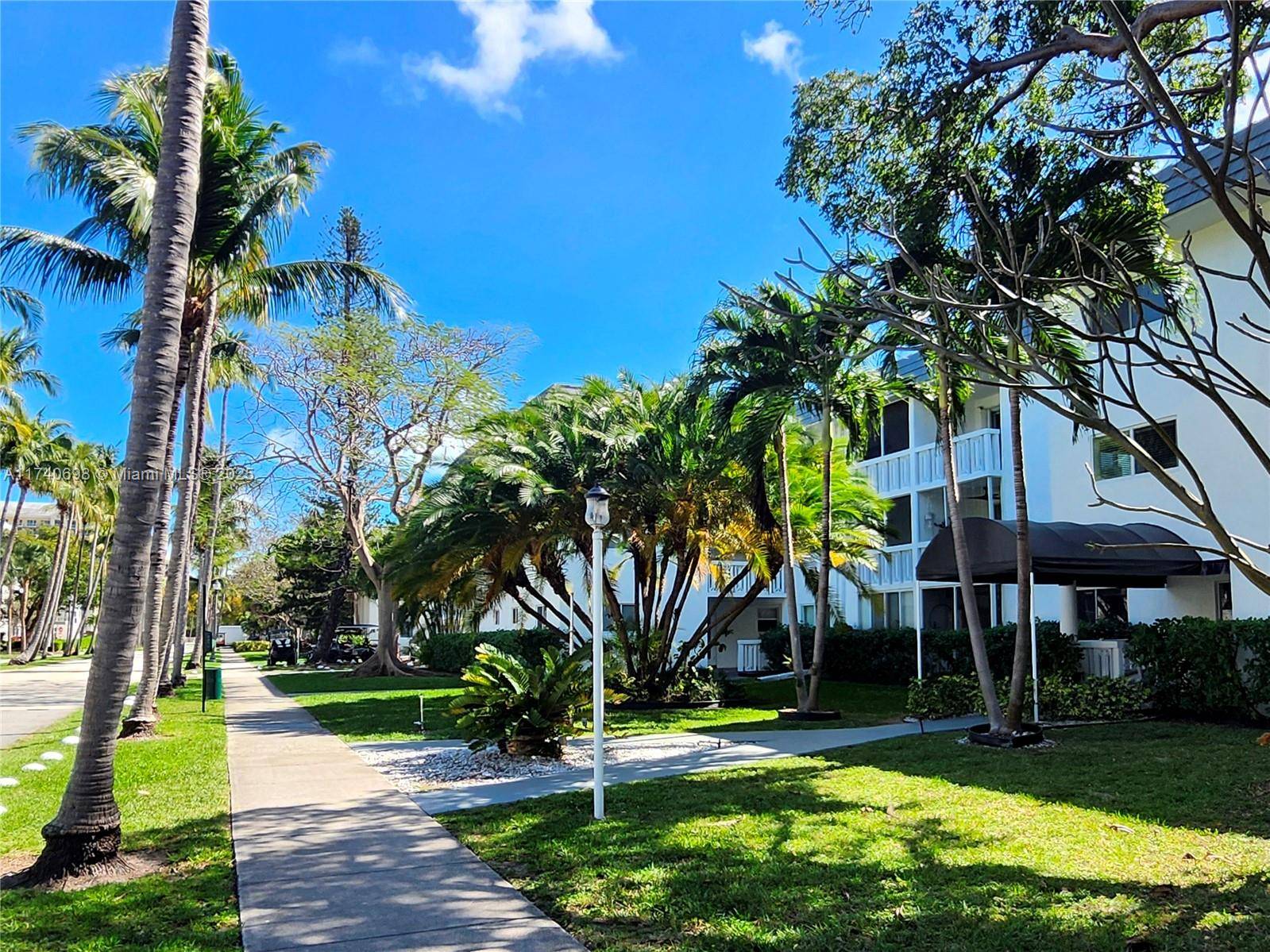 Key Biscayne, FL 33149,200 Galen Dr #303