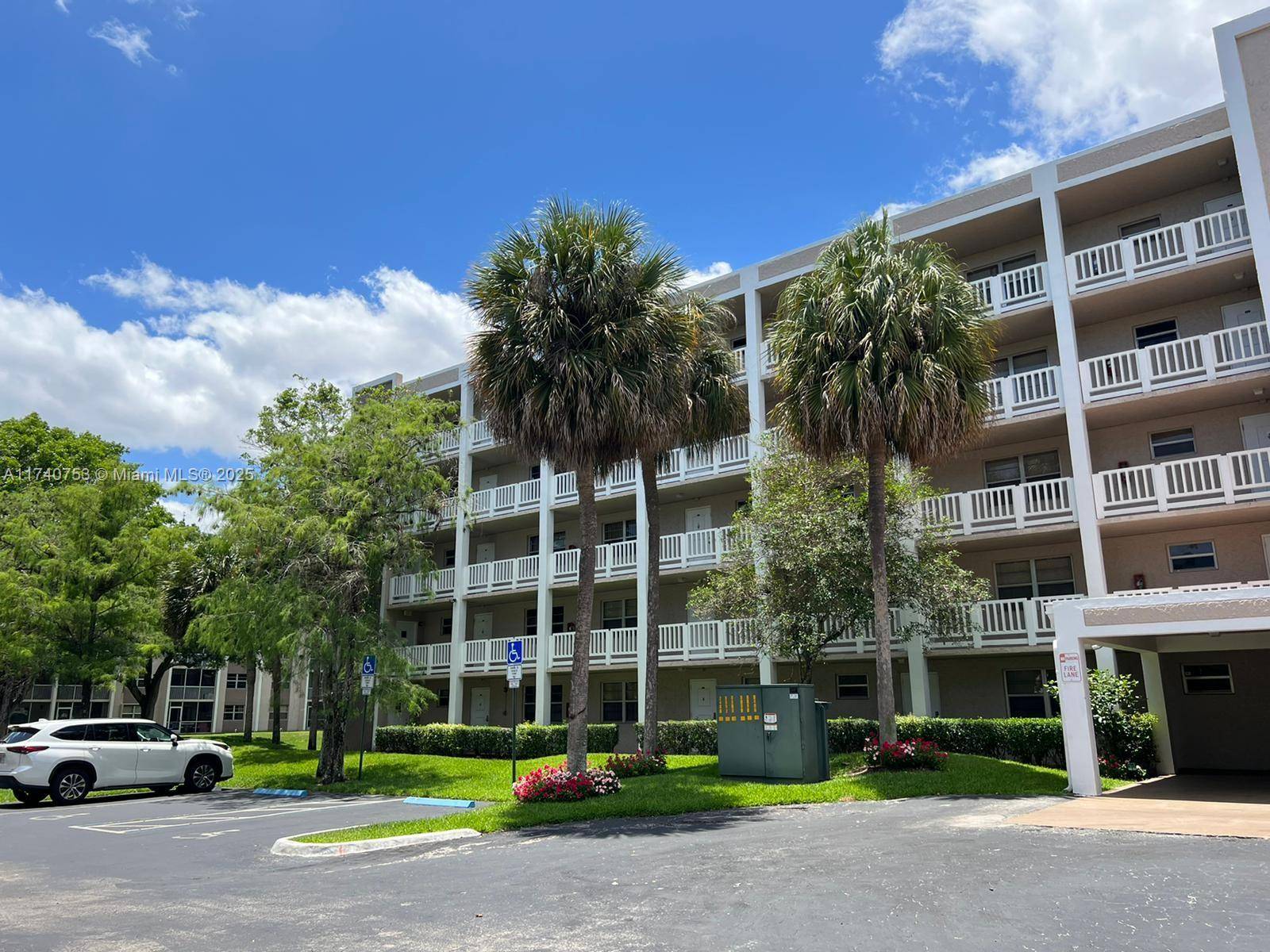 Coral Springs, FL 33071,1100 NW 87th Ave #304