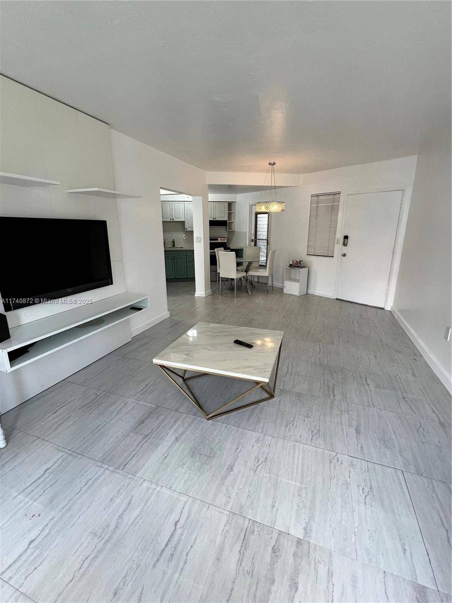 Miami, FL 33179,18780 NE 18th Ave #124