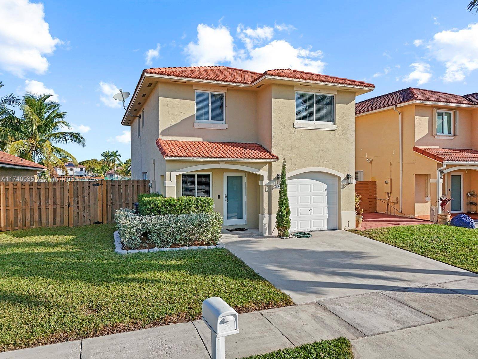 Cutler Bay, FL 33189,8957 SW 214th St