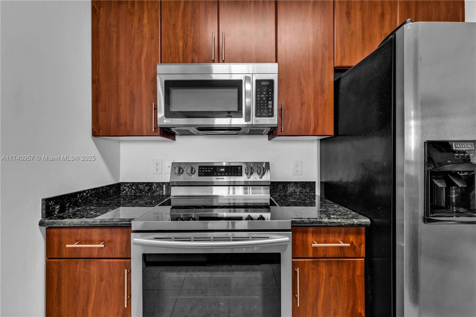 Fort Lauderdale, FL 33308,2421 NE 65th St #508