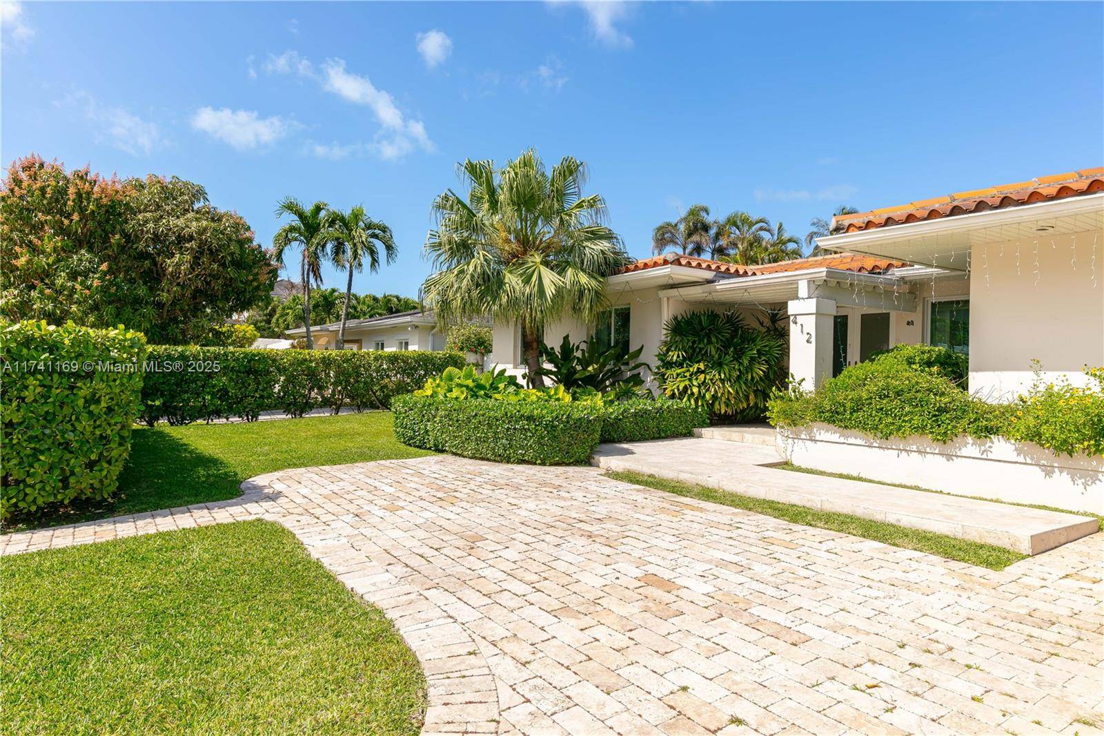 Key Biscayne, FL 33149,412 Ridgewood Rd