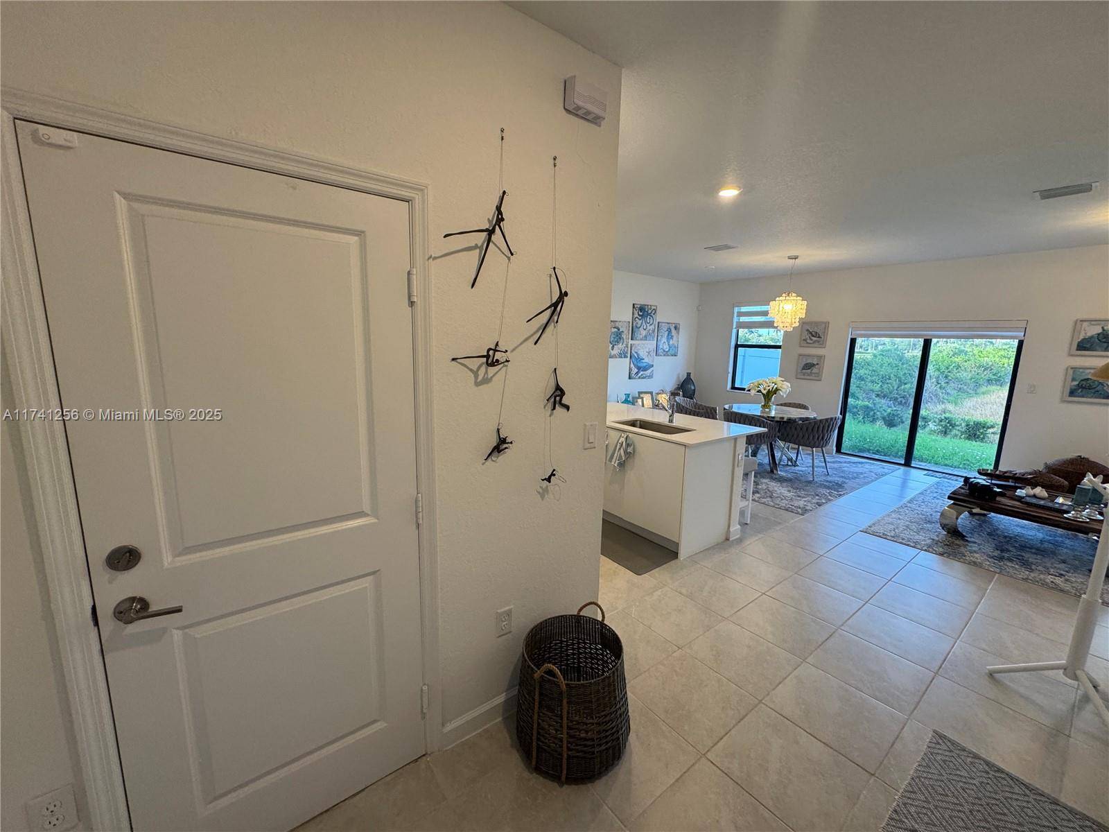 Miami Gardens, FL 33169,631 NW 204th St