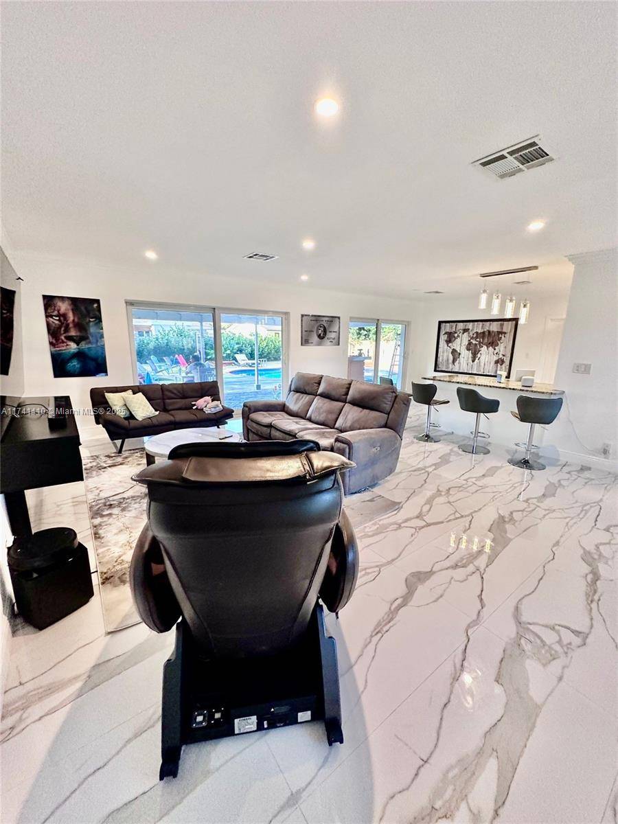 Plantation, FL 33317,301 S Hibiscus Ct