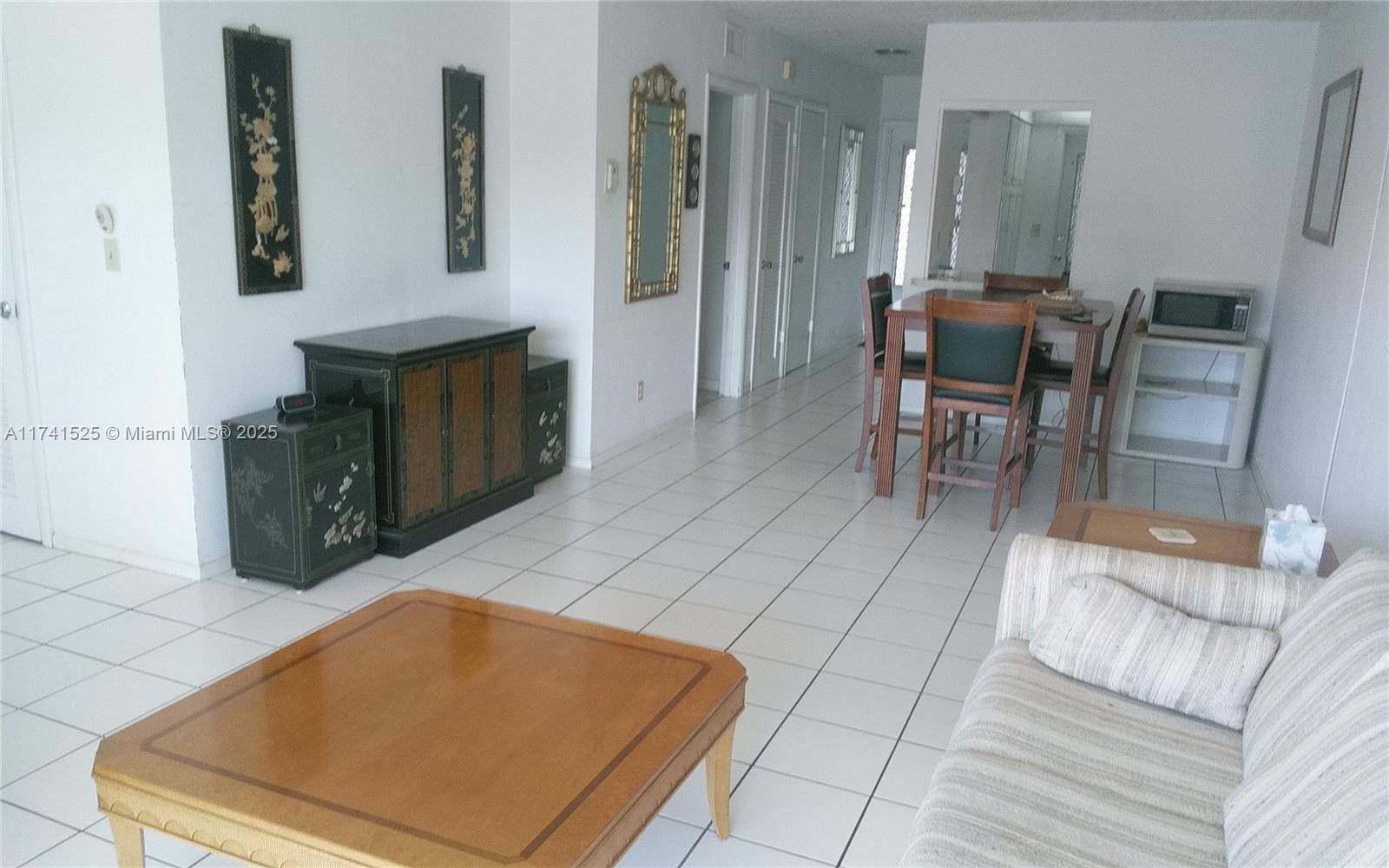 Hallandale Beach, FL 33009,465 Paradise Isle Blvd #207