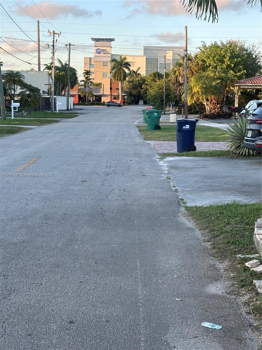 Miami, FL 33144,121 SW 79th Ct