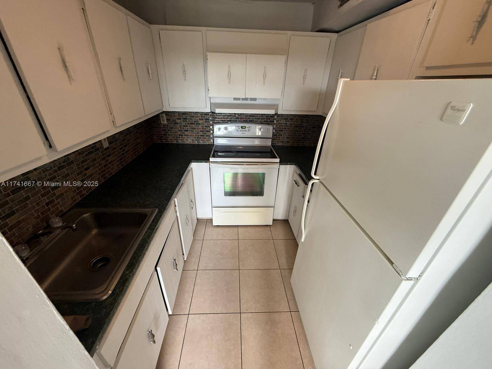 Hialeah, FL 33012,6675 W 4th Ave #402