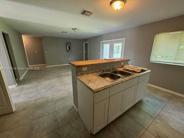 Fort Lauderdale, FL 33311,2727 NW 7th Ct