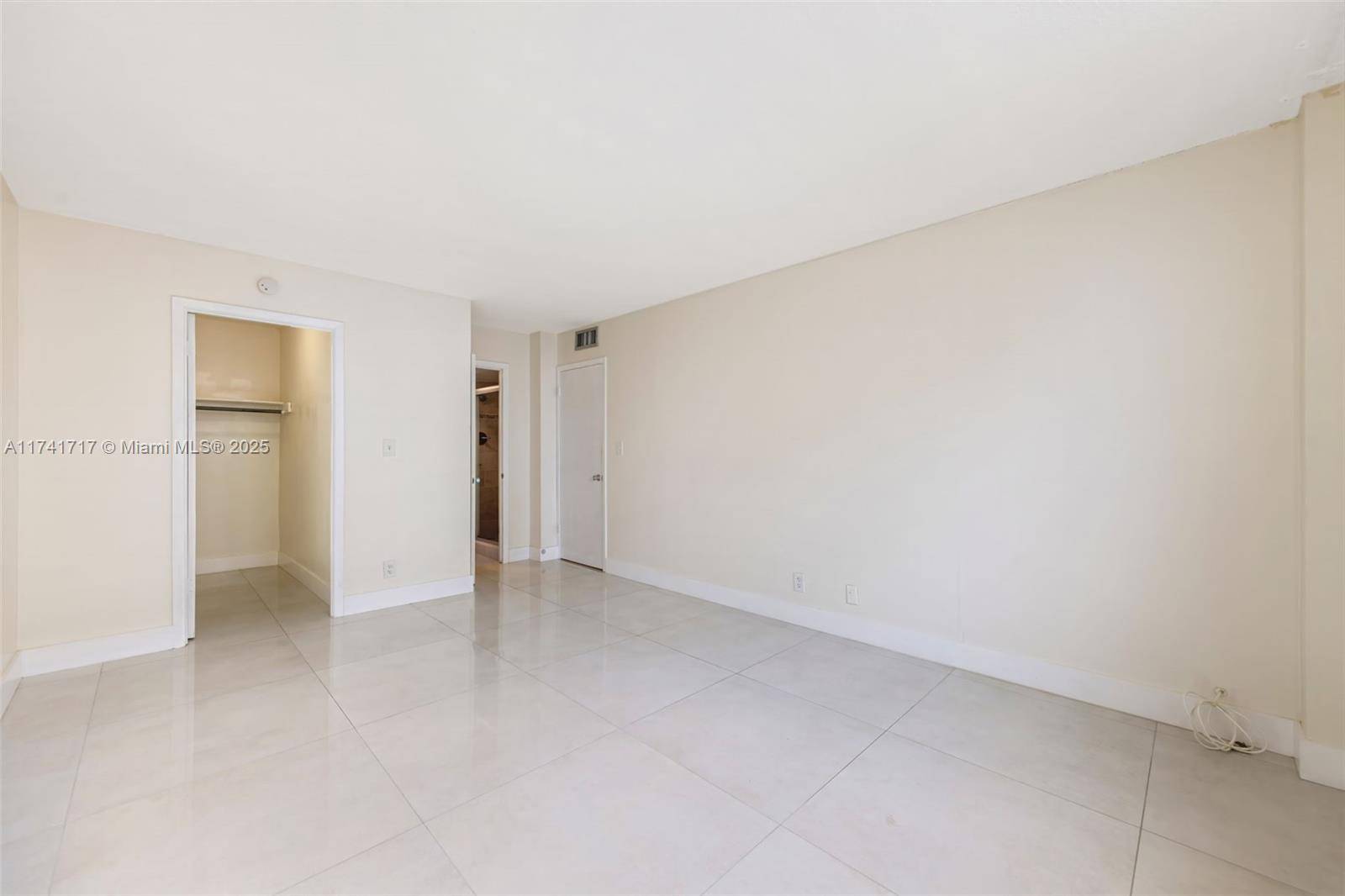 Hallandale Beach, FL 33009,430 Golden Isles Dr #707