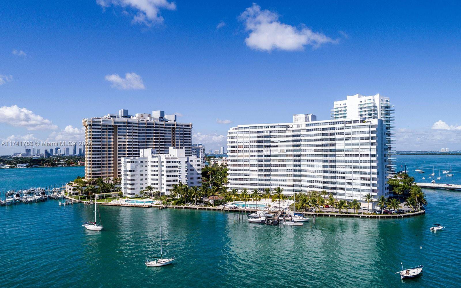 Miami Beach, FL 33139,20 Island Ave #211