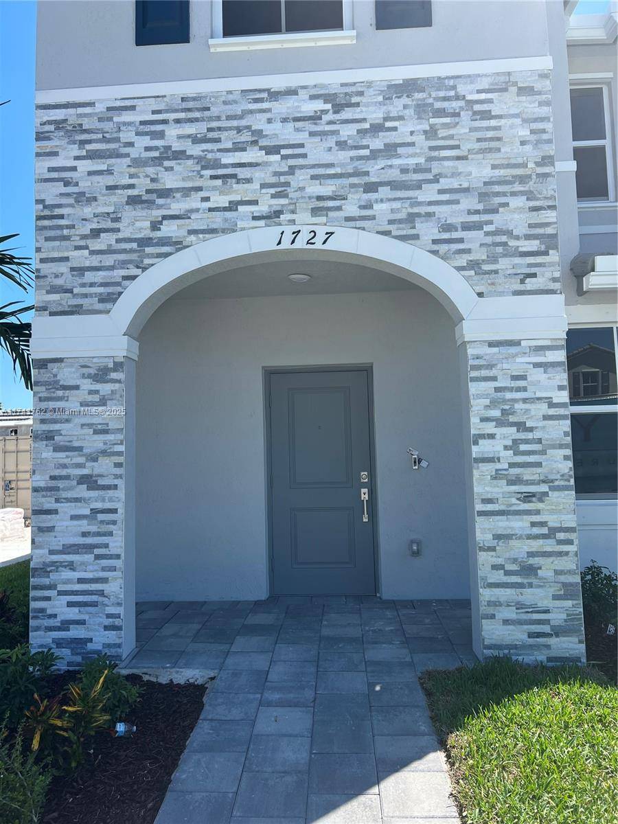 Homestead, FL 33035,1727 SE 26th Ter
