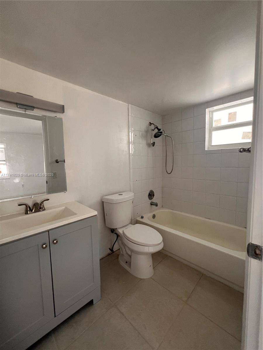 Miami Beach, FL 33139,1033 Lenox Ave #209