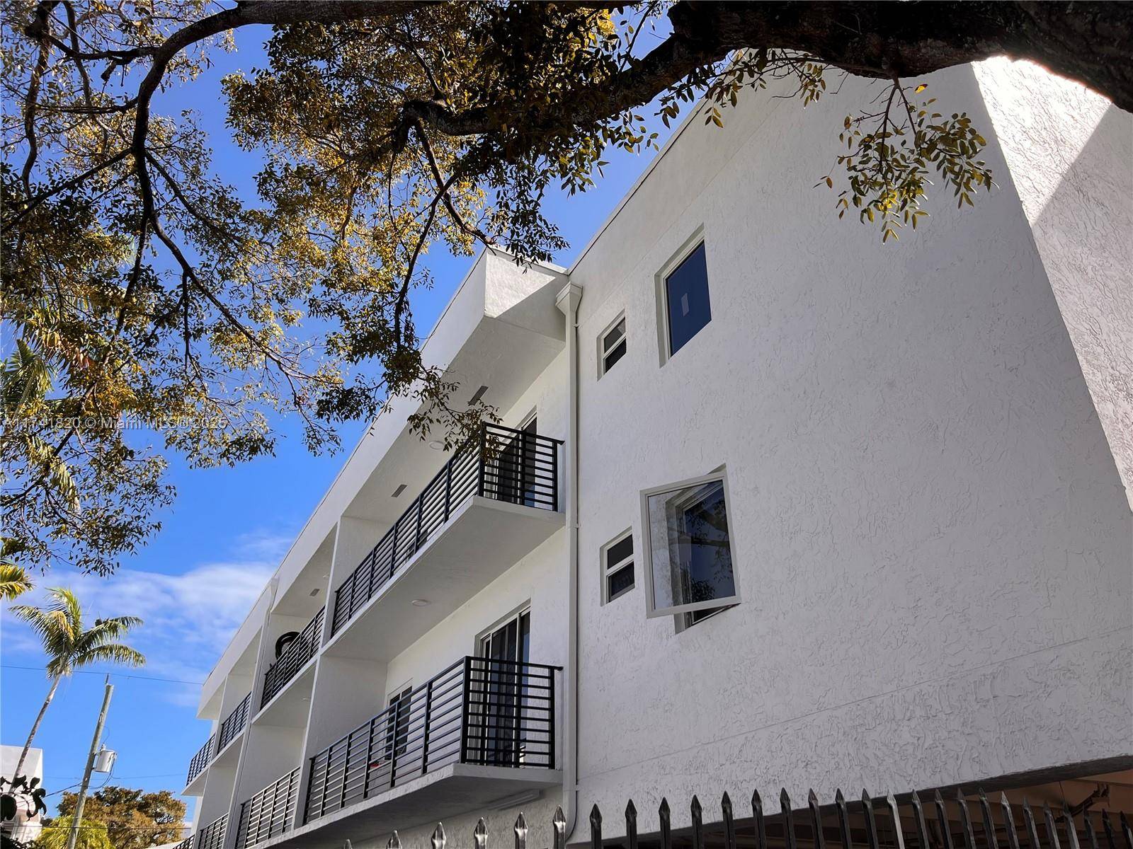 Miami Beach, FL 33139,1033 Lenox Ave #209