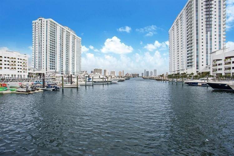North Miami Beach, FL 33160,17301 Biscayne Blvd #1103