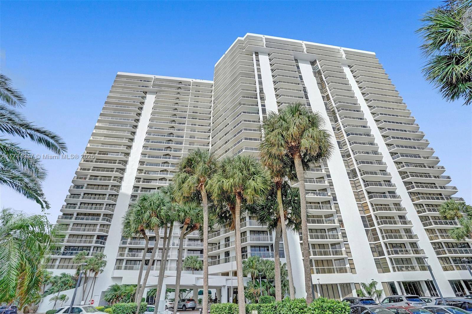 Aventura, FL 33180,20281 E Country Club Dr #801
