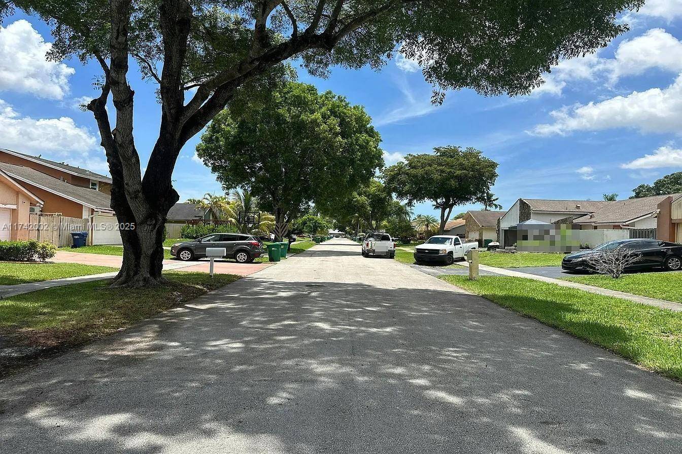 Lauderhill, FL 33319,6920 NW 45th St