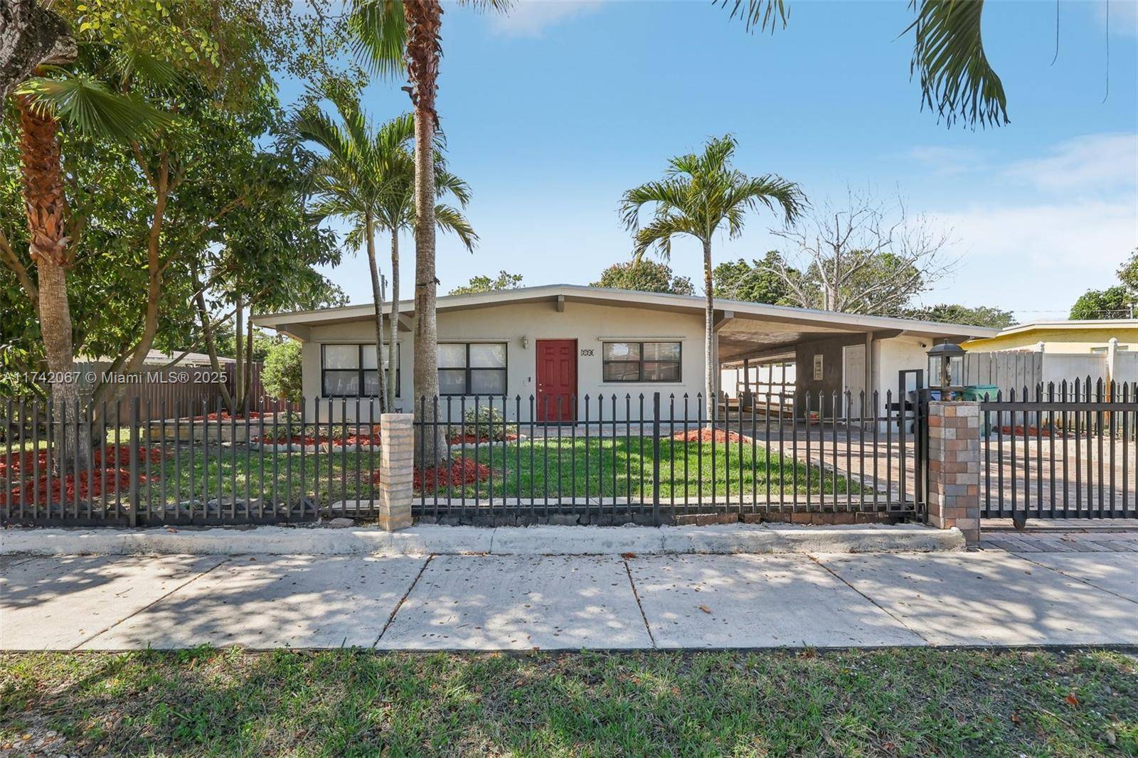 Lauderhill, FL 33311,220 NW 33rd Ave