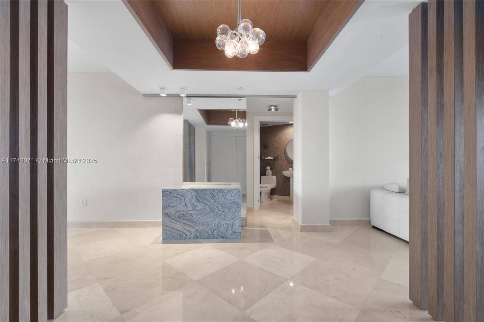Sunny Isles Beach, FL 33160,18911 Collins Ave #1004