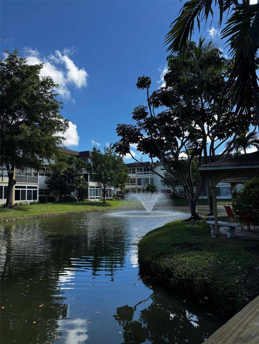Lauderdale Lakes, FL 33313,5141 W Oakland Park Blvd #307