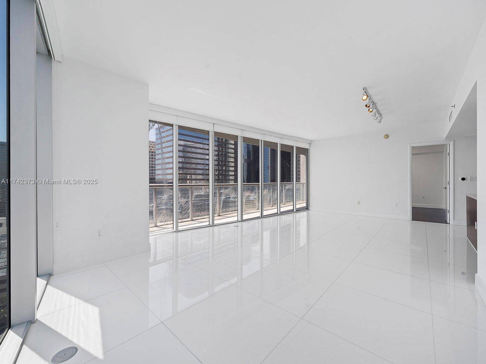 Miami, FL 33131,495 Brickell Ave #1801