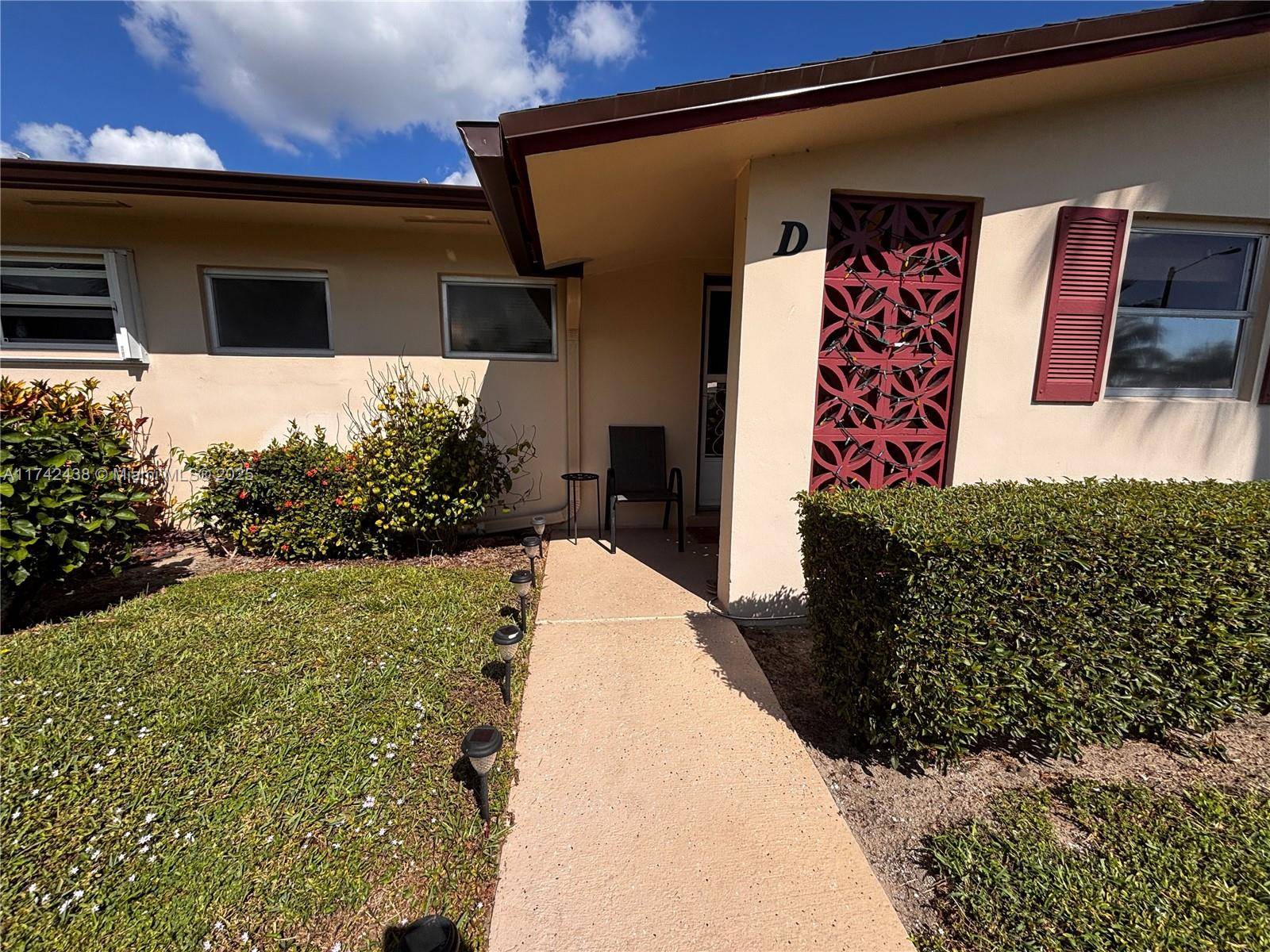 West Palm Beach, FL 33415,2966 E Crosley Dr E #D