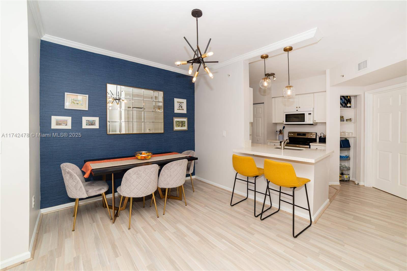 Sunny Isles Beach, FL 33160,17150 N Bay Rd #2517