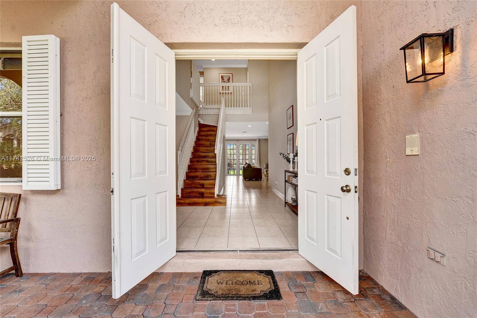 Weston, FL 33331,3892 Falcon Ridge Cir