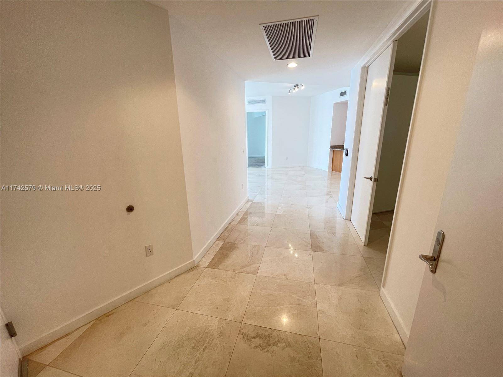 Sunny Isles Beach, FL 33160,15901 Collins Ave #1003
