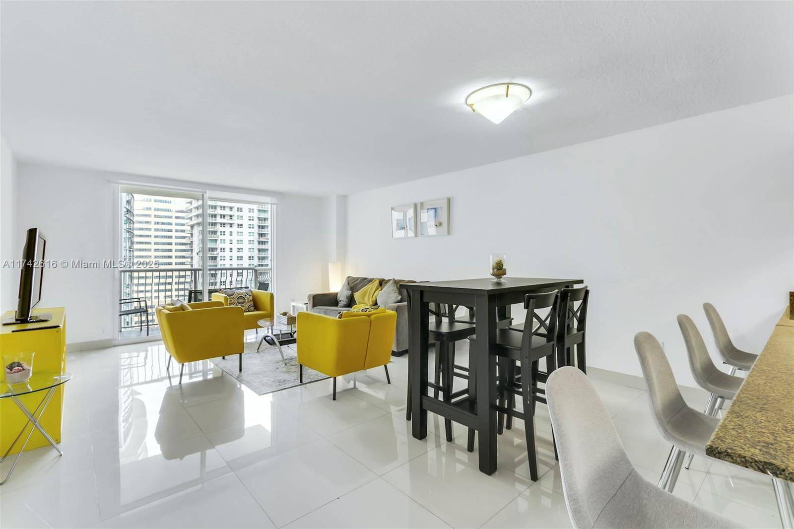 Miami, FL 33131,1200 Brickell Bay Dr #2504