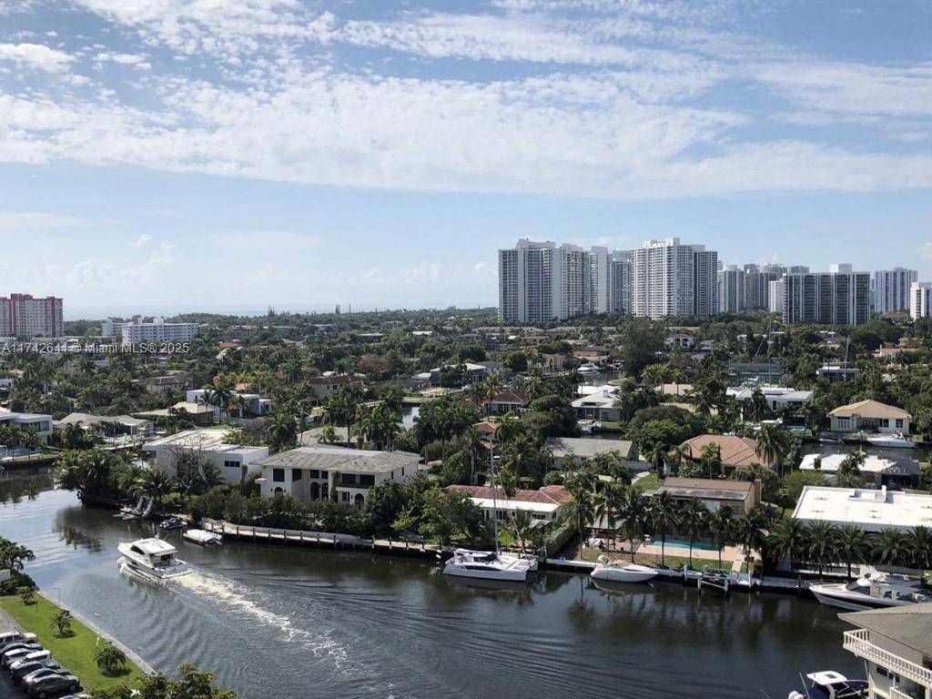 Hallandale Beach, FL 33009,427 Golden Isles Dr #15J