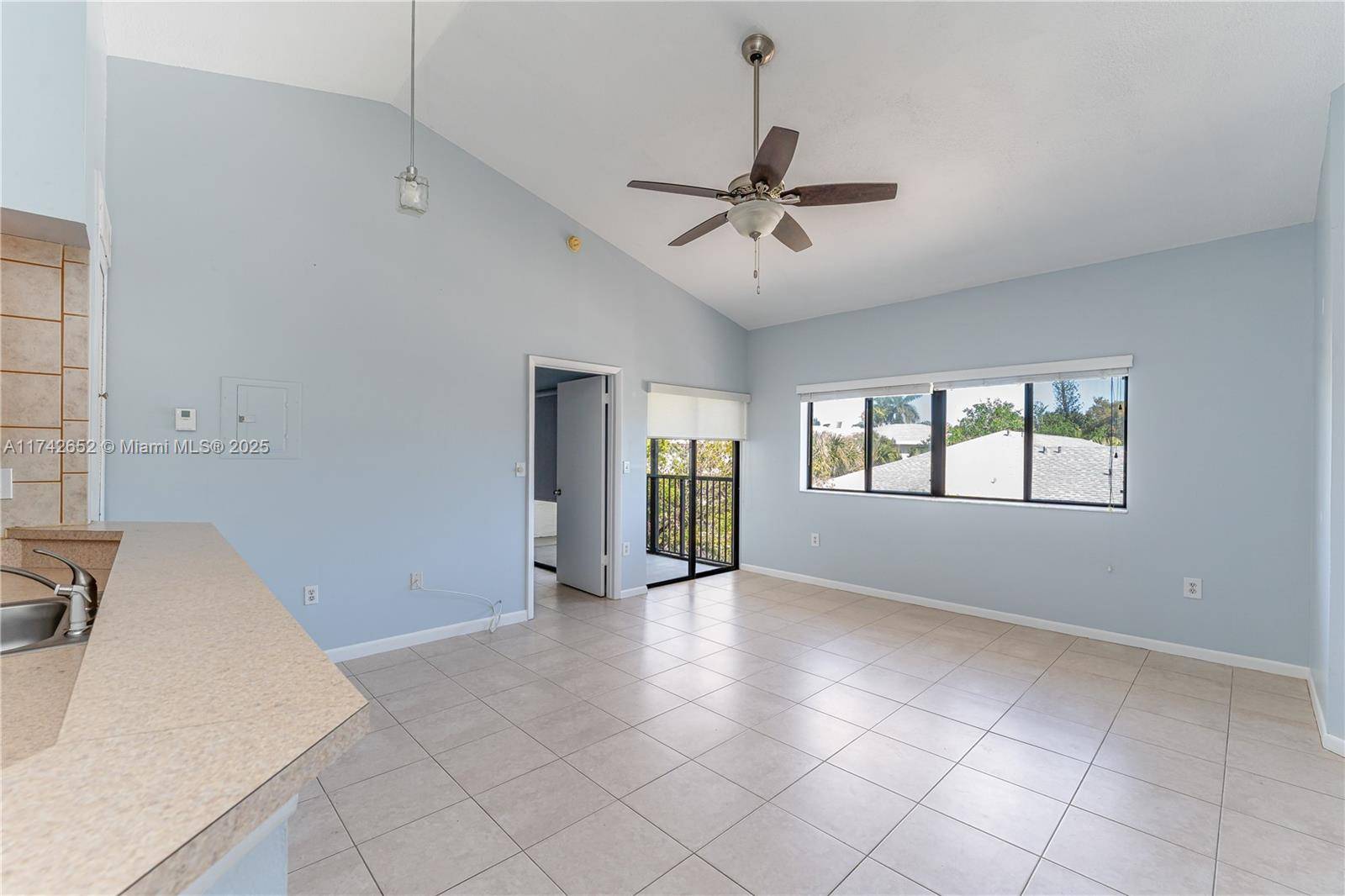 Fort Lauderdale, FL 33315,2445 SW 18th Ter #706