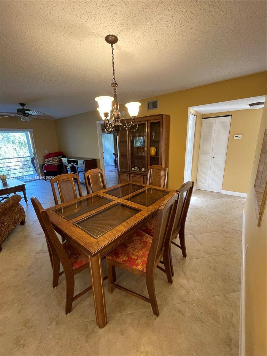 West Palm Beach, FL 33411,110 Lake Meryl Dr #216