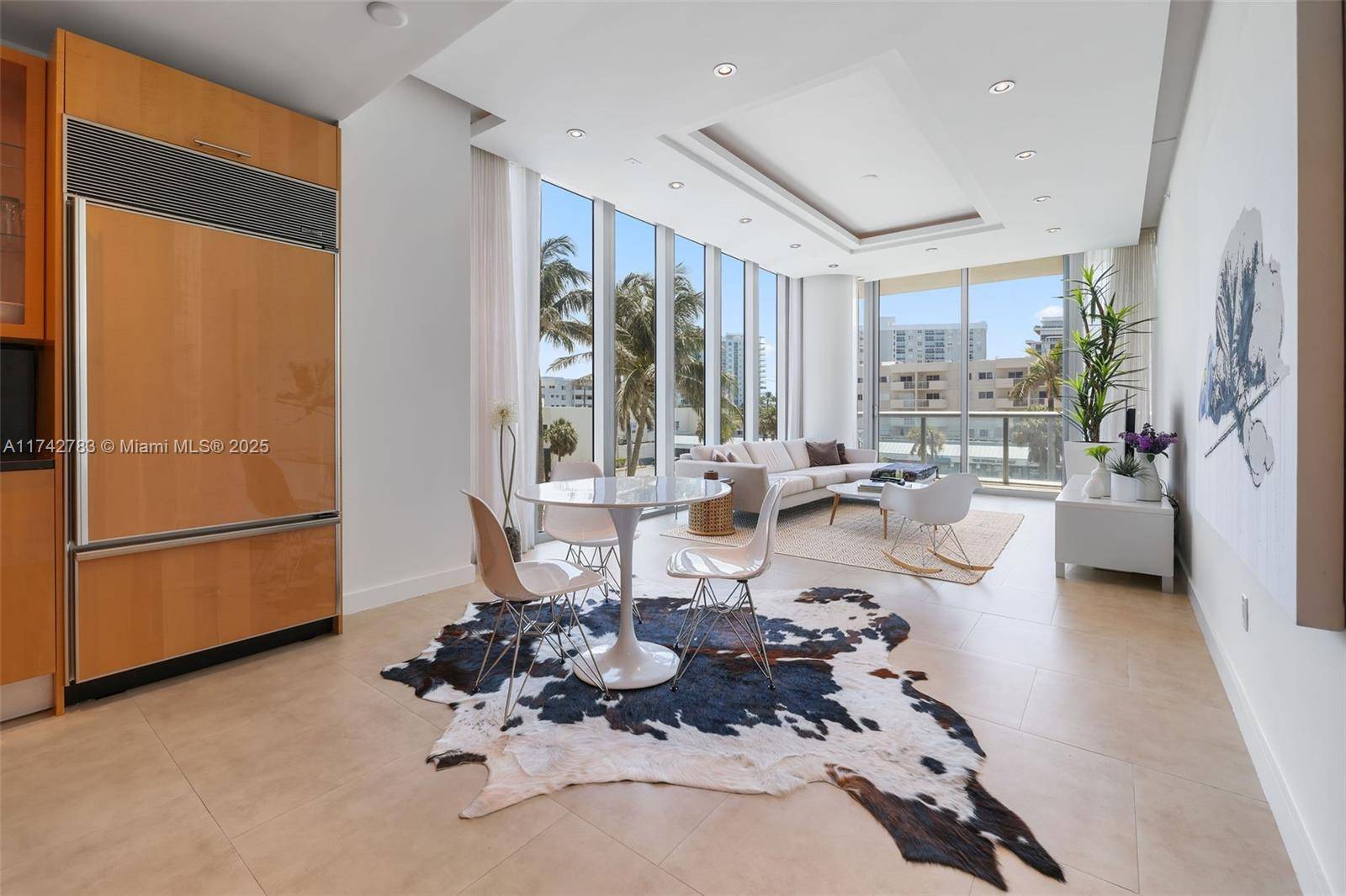 Miami Beach, FL 33141,6799 Collins Ave #211
