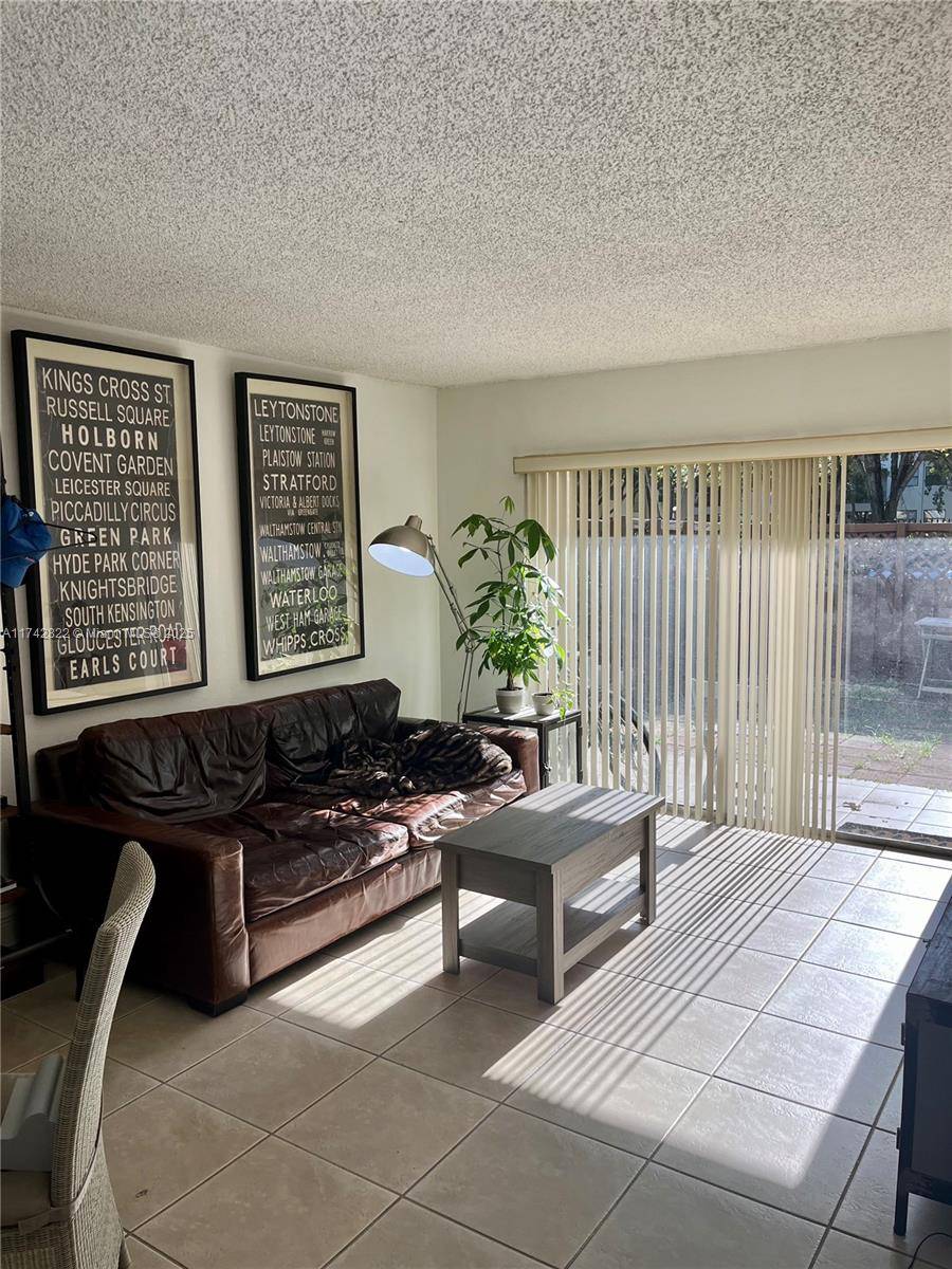 Doral, FL 33166,5201 Geneva Way #108
