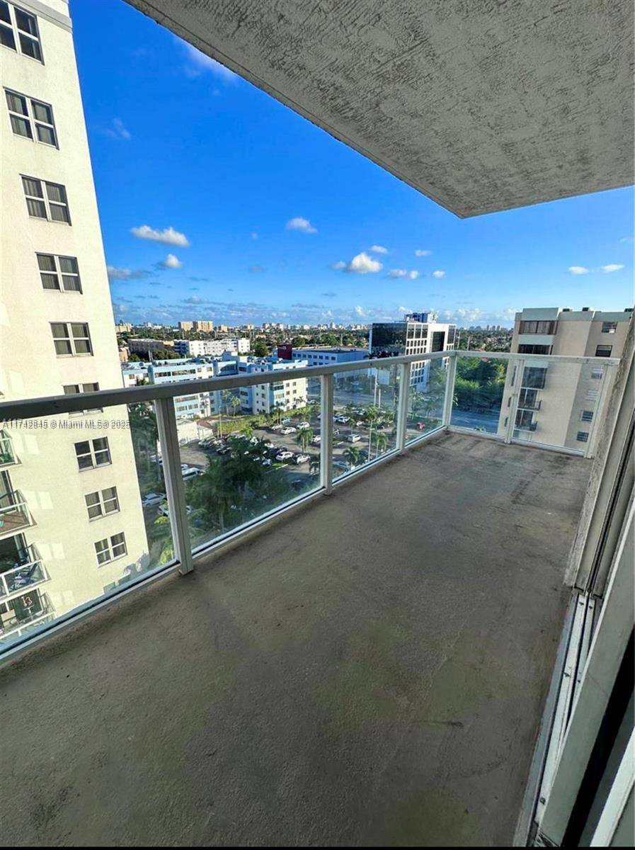 Miami, FL 33126,5091 NW 7th St #1015