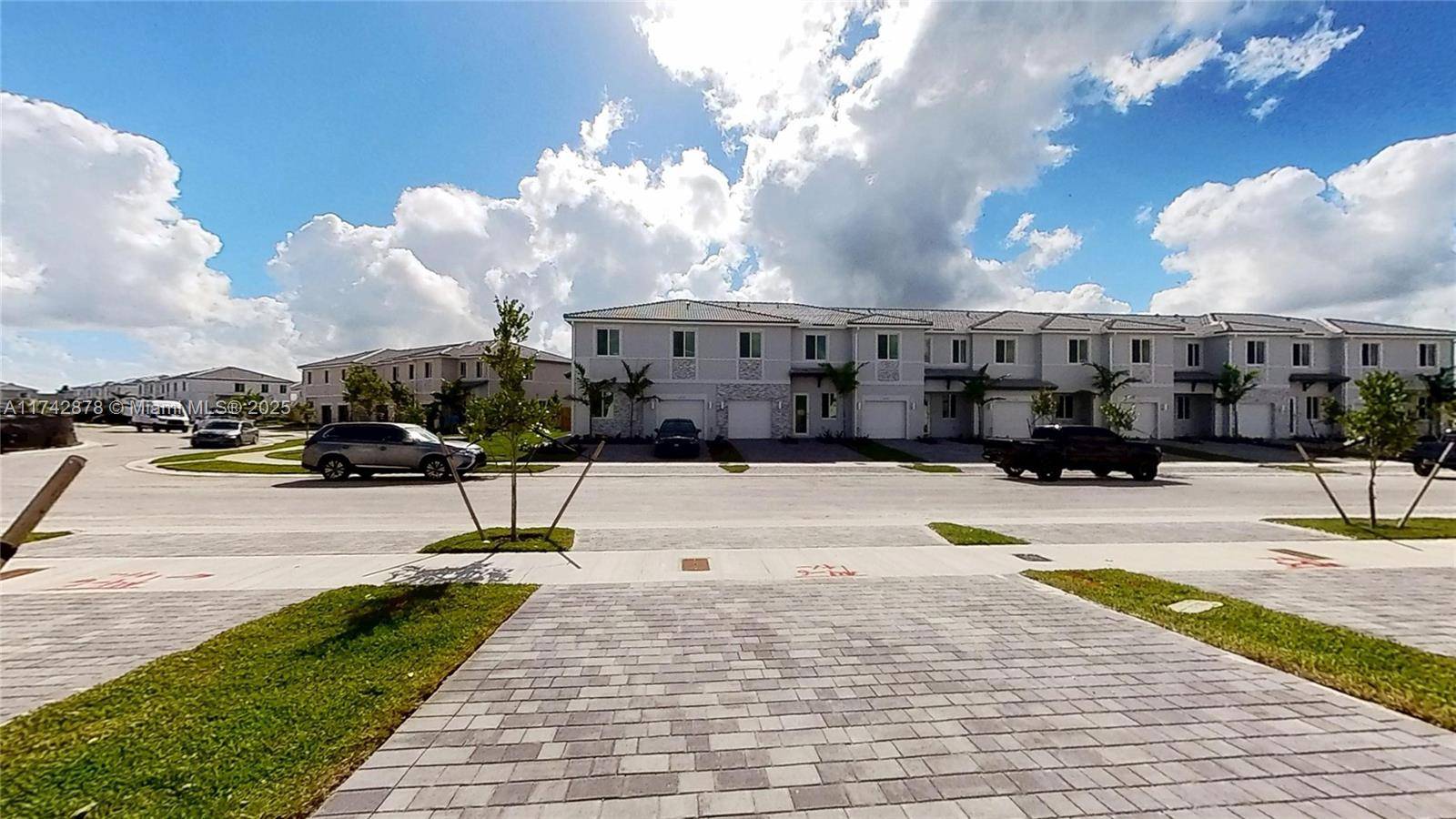 Homestead, FL 33034,631 SE 13th St Cir